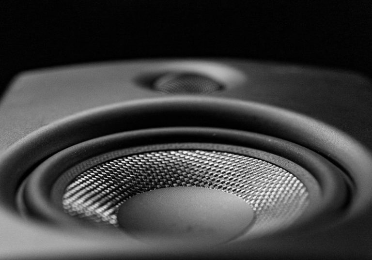 Perangkat audio konferensi solusi ELITA