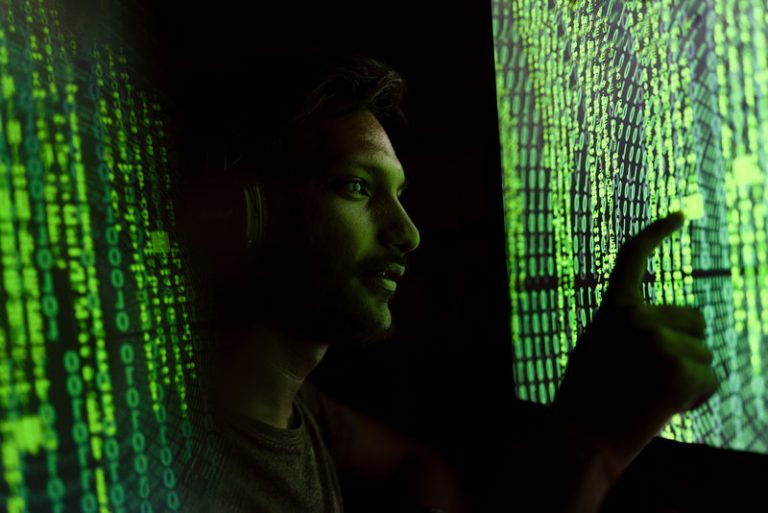 Firewall jaringan untuk mencegah celah keamanan