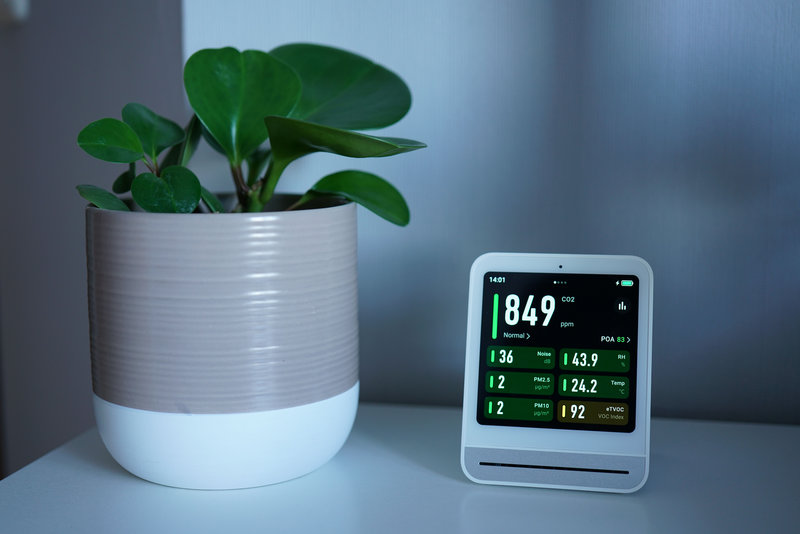 Sensor suhu IoT untuk monitoring ruangan