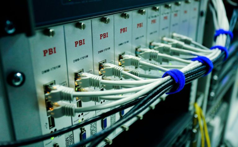 Switch jaringan untuk infrastruktur IT perusahaan