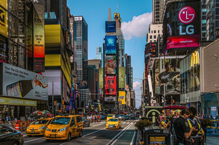 Videotron LED outdoor untuk digital signage