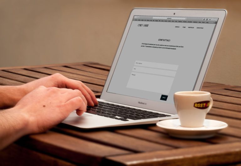 Chat bisnis pelanggan melalui WhatsApp Business API